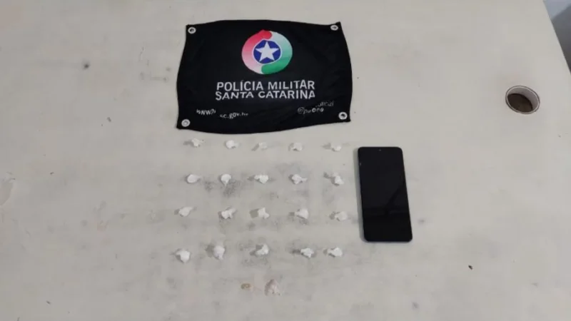 POLÍCIA MILITAR FLAGRA TRÁFICO DE DROGAS EM TIMBÉ DO SUL; SUSPEITO JÁ HAVIA SIDO PRESO DUAS VEZES ESTE ANO