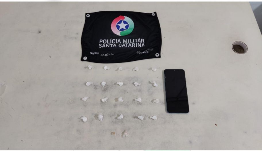 POLÍCIA MILITAR FLAGRA TRÁFICO DE DROGAS EM TIMBÉ DO SUL; SUSPEITO JÁ HAVIA SIDO PRESO DUAS VEZES ESTE ANO