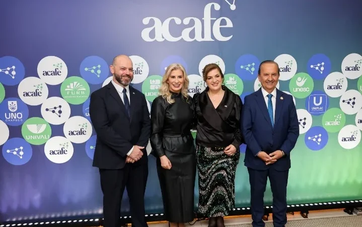 Governador Jorginho Mello prestigia posse da nova diretoria da Acafe e reforça parceria com universidades comunitárias