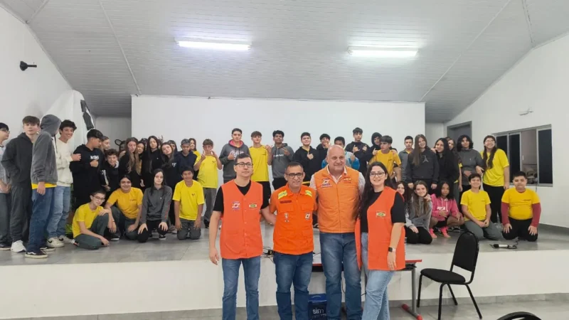 Defesa Civil promove palestra educativa sobre prevenção e segurança em escola de Sombrio