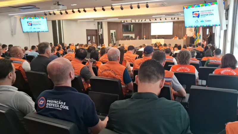 Representantes da Amesc participam do Fórum Estadual de Proteção e Defesa Civil da FECAM