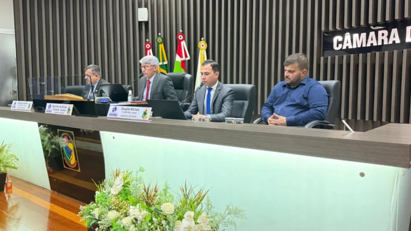 Câmara de Araranguá realiza sessão com foco em inclusão, habitação e políticas voltadas às mulheres