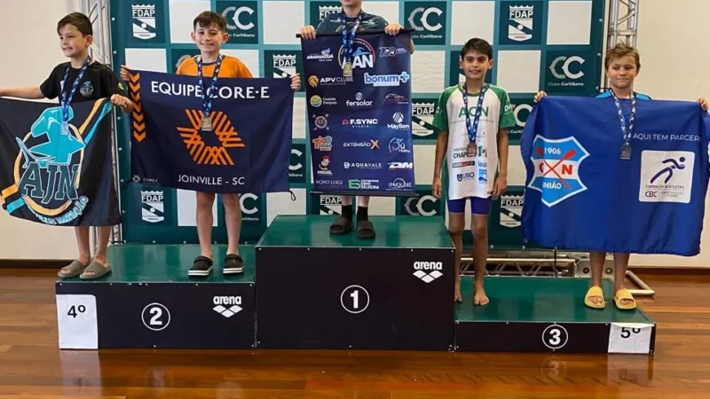 Talento araranguaense nas piscinas: Francisco Espíndula conquista bicampeonato Sul-Brasileiro de Natação