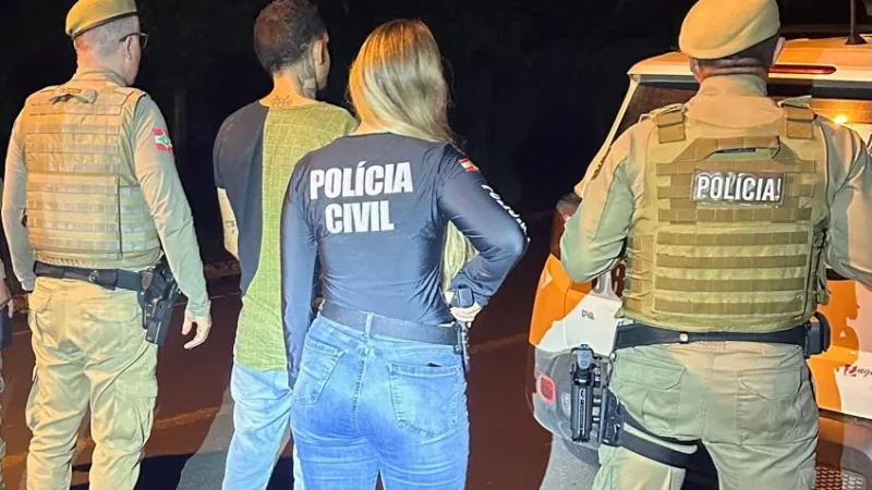 Homem que mutilou companheira com faca é preso em cemitério após operação conjunta da Polícia Civil e Militar em Meleiro