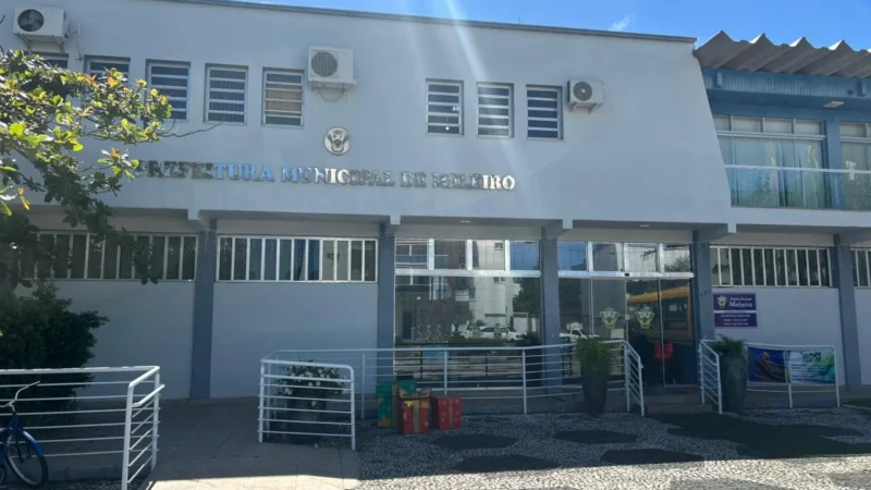 Meleiro prepara mega festa de 64 anos com show nacional de Breno & Matheus