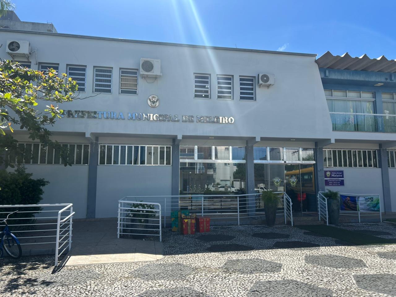 Meleiro prepara mega festa de 64 anos com show nacional de Breno & Matheus