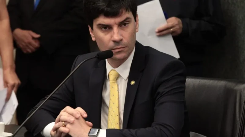 Pedido de Impeachment chega à Alesc; PL em ebulição; Daniel prefeito; eleição no CRC; Araranguá 2028; e muito mais