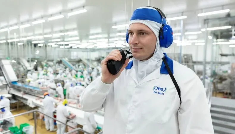 JBS abre mais de 800 vagas de emprego em Santa Catarina