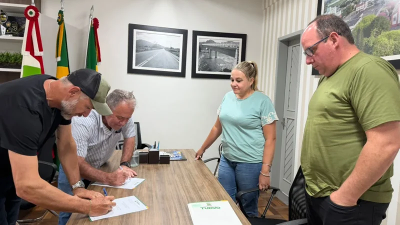 Prefeitura de Turvo firma convênio e garante apoio financeiro à Associação Vida Nova em 2026