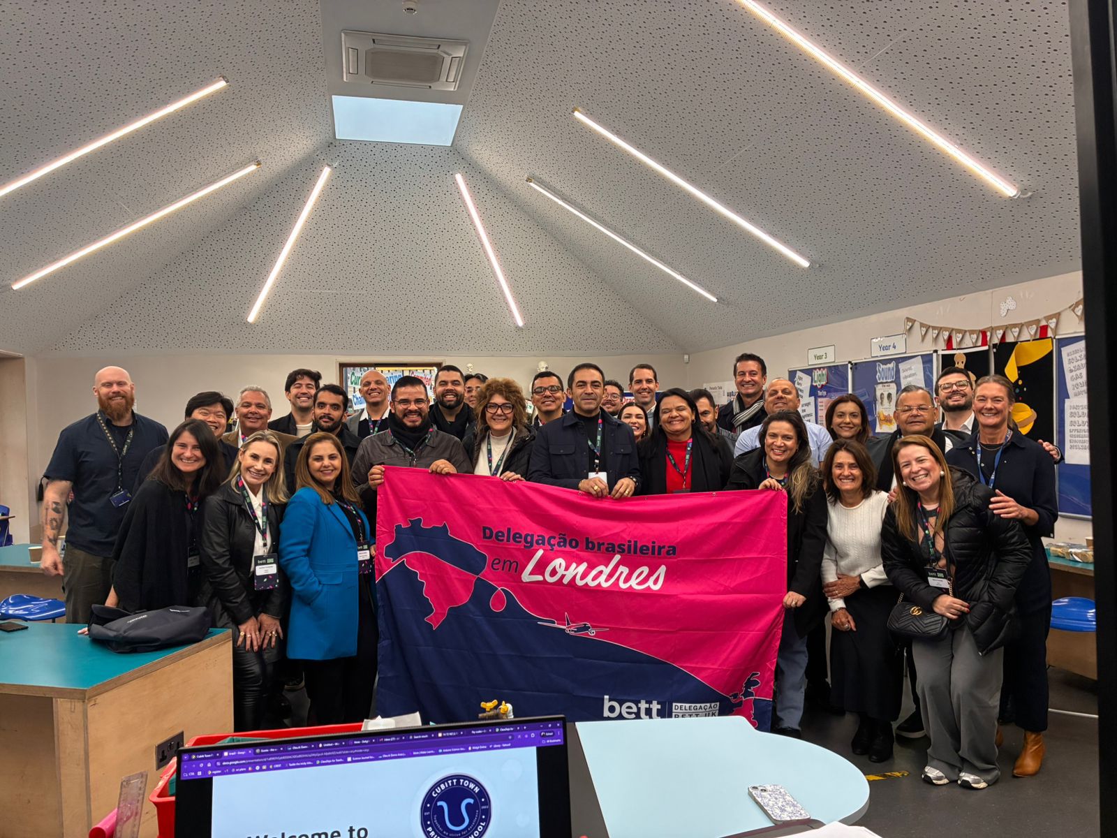 Educação de Araranguá no cenário mundial: secretária participa da maior feira global de tecnologia educacional em Londres