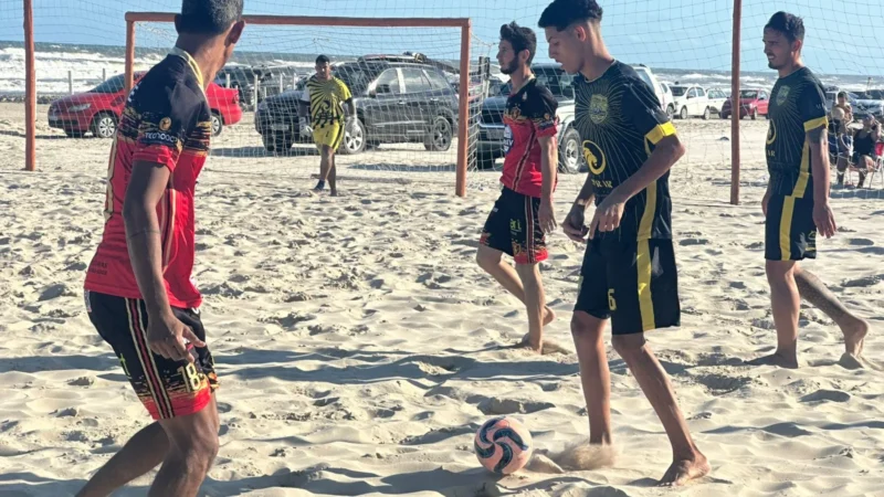 Gols, emoção e arquibancada animada marcam domingo decisivo no Praião da Caçamba