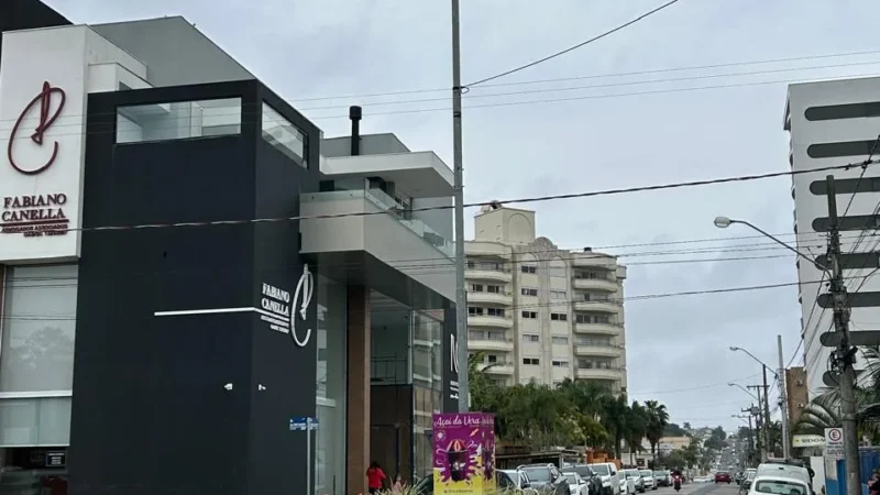 Prefeitura de Araranguá retoma obra de drenagem na Rua Caetano Lummertz e alerta para mudanças no trânsito