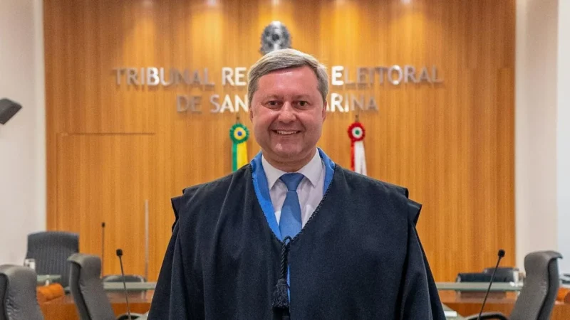 Jurista José Sérgio da Silva Cristóvam é empossado desembargador eleitoral do TRE-SC