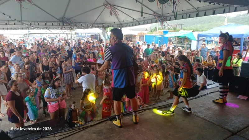 ALEGRIA E MÚSICA MARCARAM O CARNAVAL NO MORRO DOS CONVENTOS