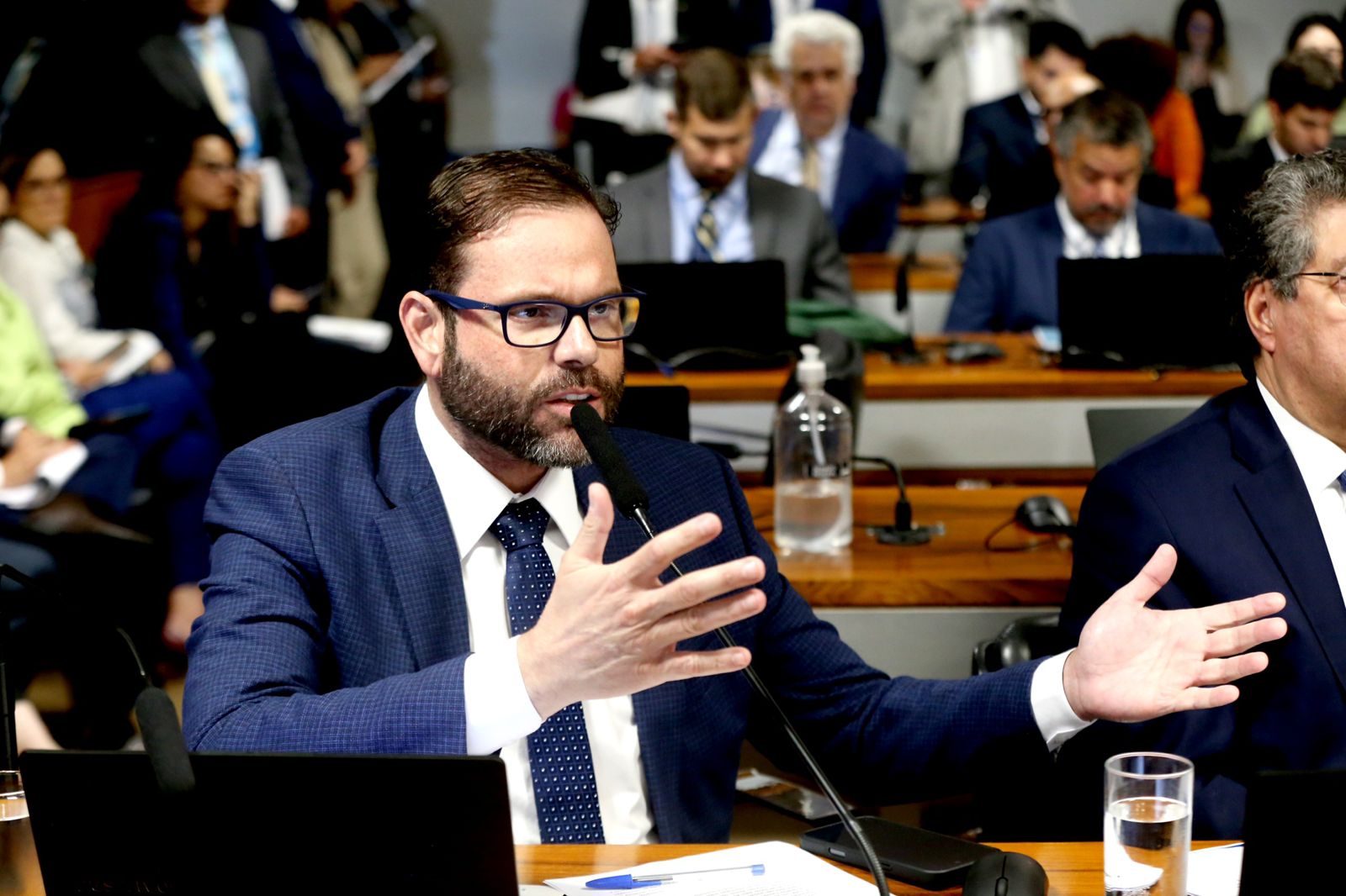 Seif aciona Justiça Eleitoral e acusa Lula de propaganda antecipada em desfile na Sapucaí