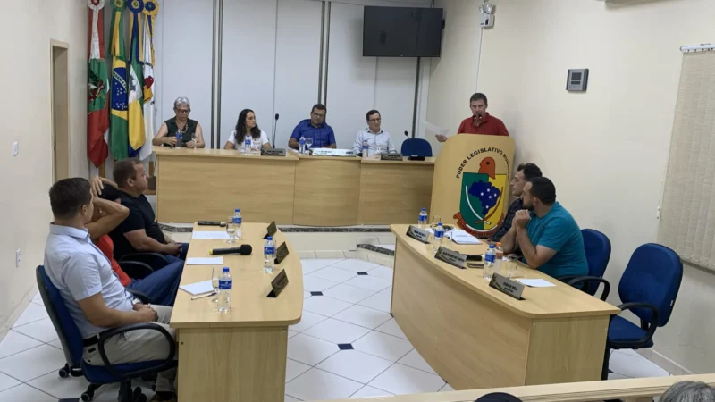 Presidente recua de acordo com vereadores do MDB e é duramente criticado na Câmara de Jacinto Machado