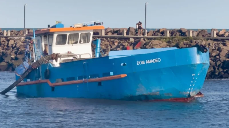 Passo de Torres inicia dragagem na foz do Rio Mampituba para garantir mais segurança aos pescadores