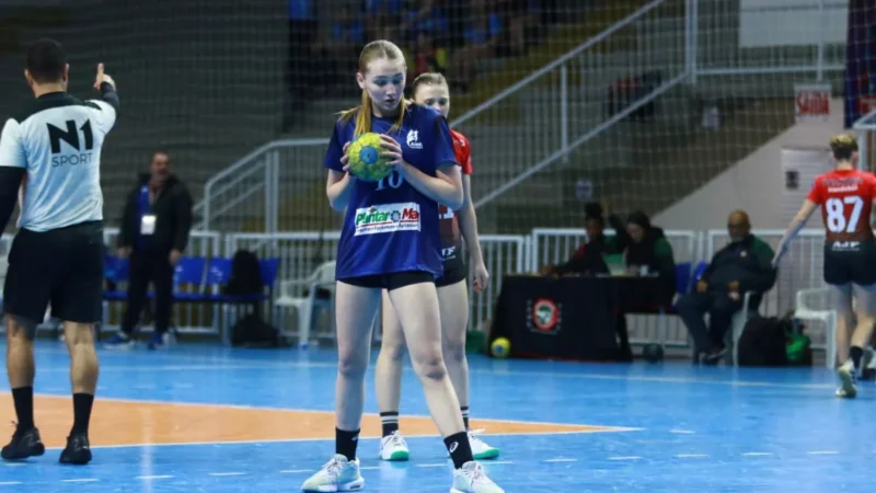 Talento de Meleiro: atleta de 14 anos é convocada para treinos da seleção catarinense de handebol