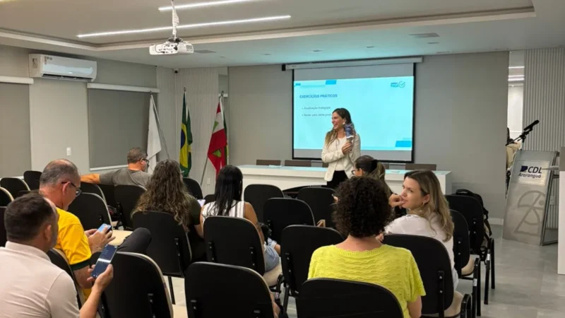 Palestra em Araranguá ensina empreendedores a usar o Instagram para impulsionar pequenos negócios