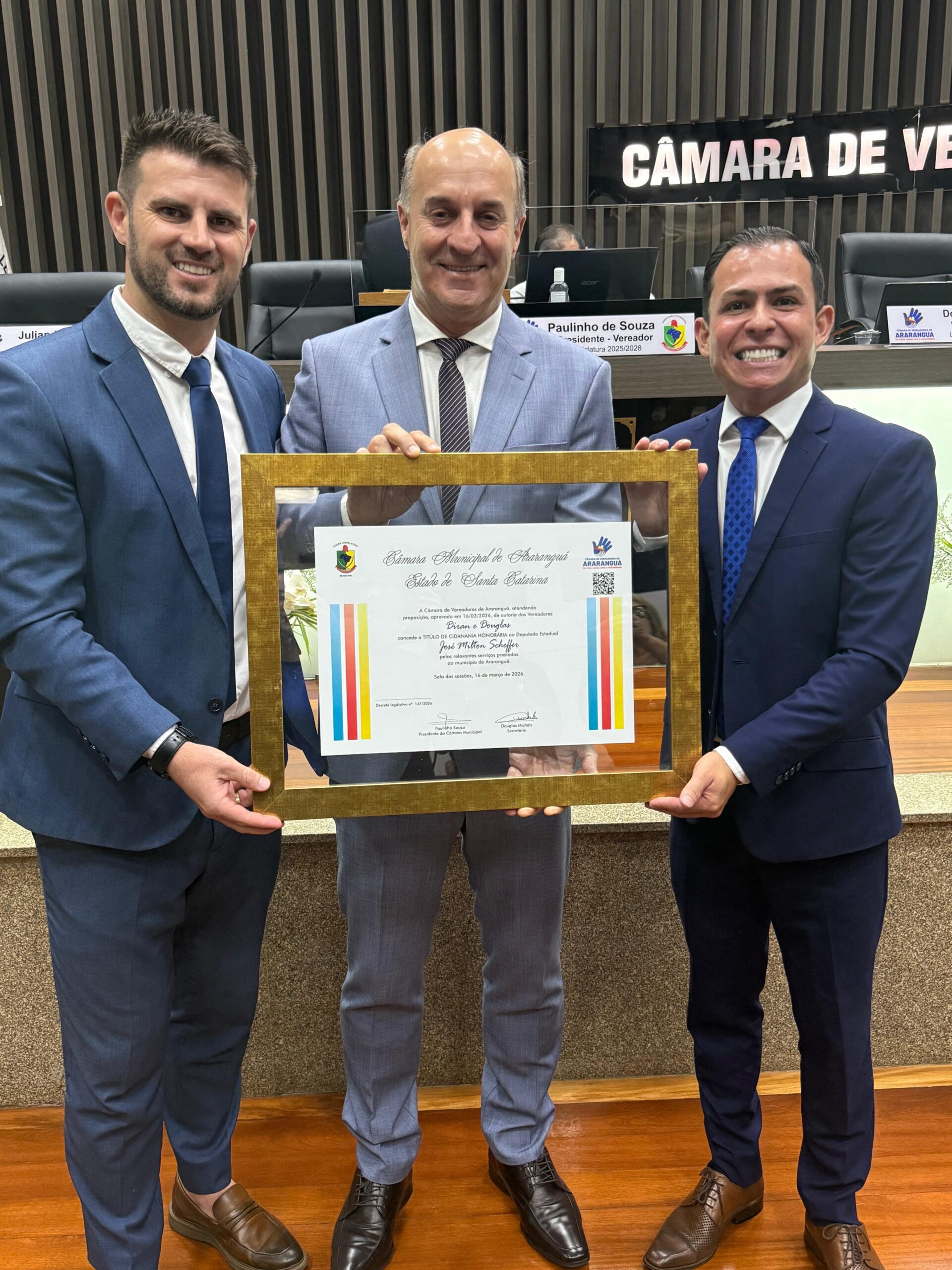 Deputado Zé Milton Scheffer recebe título de Cidadão Honorário de Araranguá em sessão solene da Câmara