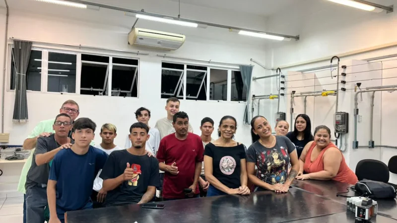 EJA de Araranguá ganha curso de elétrica e abre portas para o mercado de trabalho