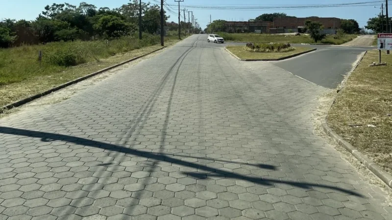 TRABALHO NÃO PARA: LIMPEZA E OBRAS AVANÇAM ATÉ NO FIM DE SEMANA EM ARARANGUÁ