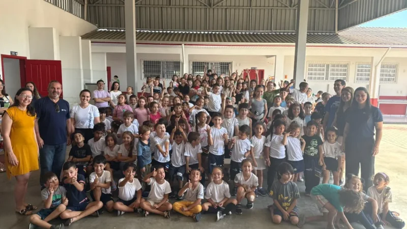 EDUCAÇÃO E CONSCIÊNCIA: SAMAE PREMIA ESTUDANTES EM CONCURSO SOBRE MEIO AMBIENTE