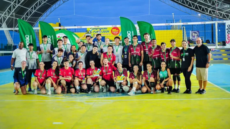 EMOÇÃO EM QUADRA: TORNEIO MISTO DE VÔLEI REÚNE ATLETAS E CONSAGRA EQUIPE DE ARARANGUÁ