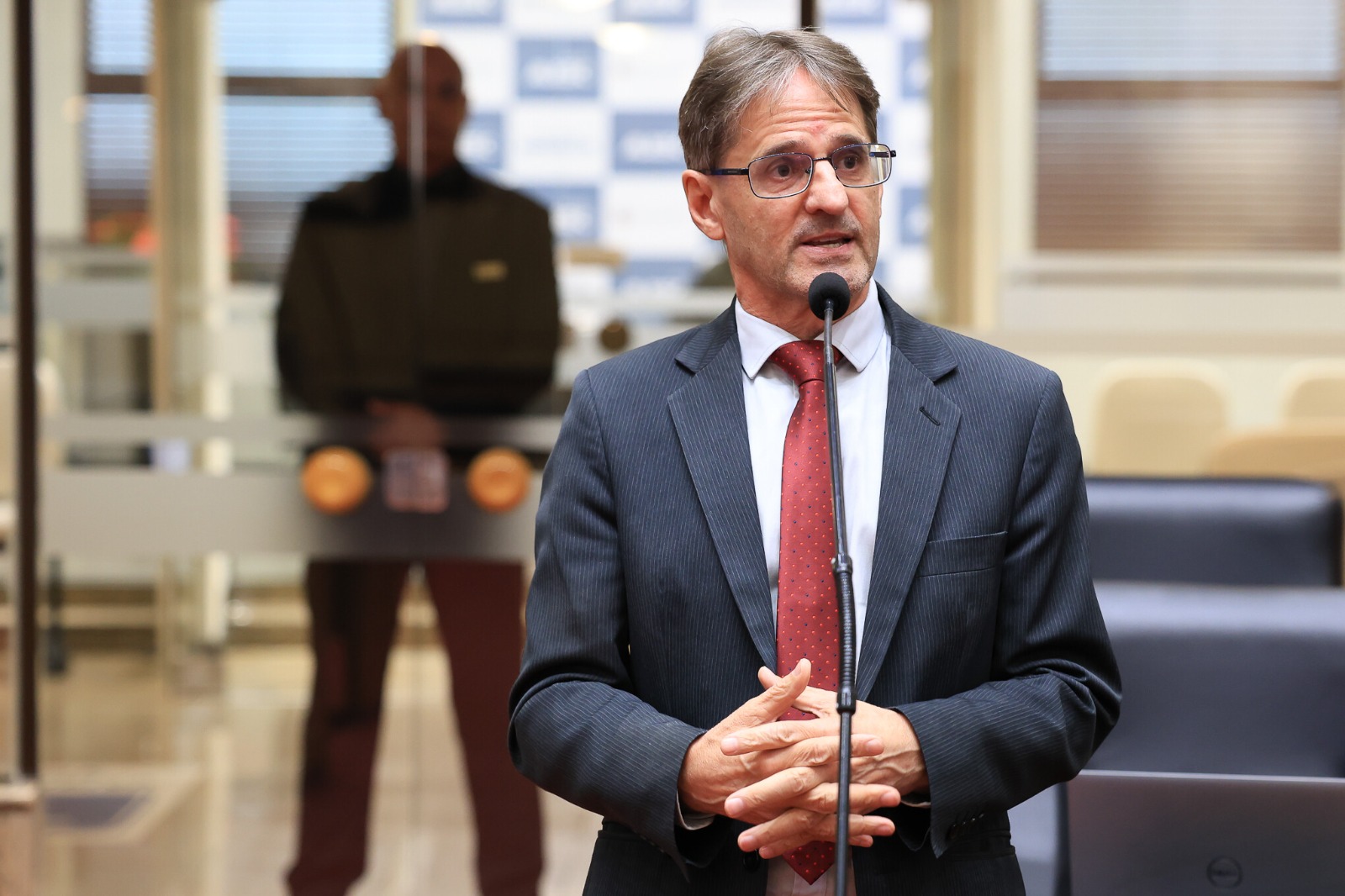 TURISMO EM FOCO: SARETTA COBRA DECRETO PARA TIRAR DO PAPEL LEI DOS GUIAS EM SC