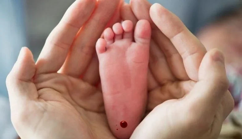 SAÚDE DO BEBÊ: TESTE DO PEZINHO É ESSENCIAL E GRATUITO EM ARARANGUÁ