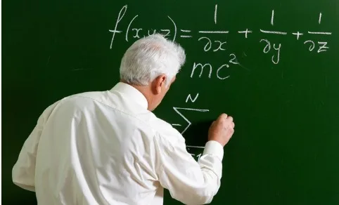 PROFESSOR É DENUNCIADO POR BULLYING E FALAS DE CUNHO SEXUAL EM ESCOLA DE ARARANGUÁ