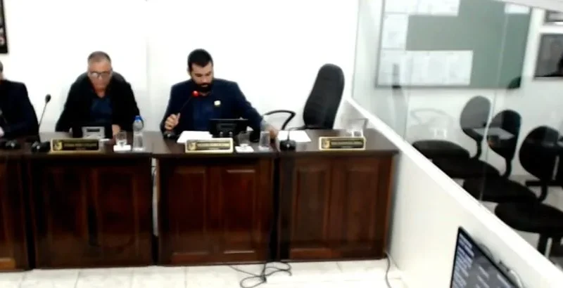 Projeto do Executivo gera debate acalorado e é rejeitado na Câmara de Maracajá