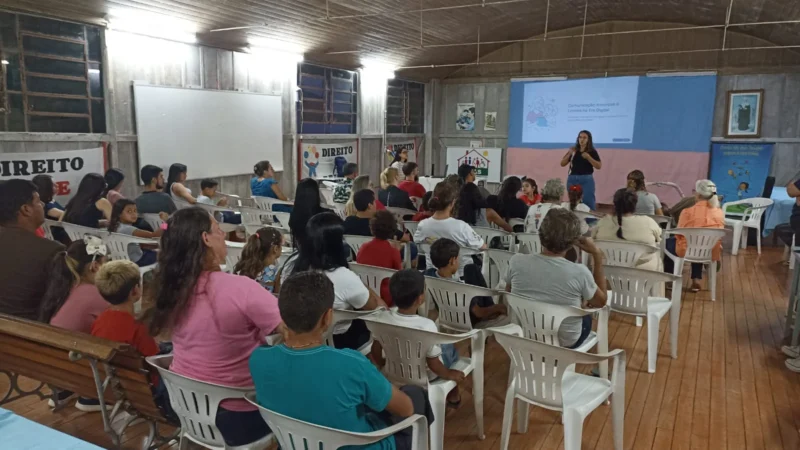 CRAS PROMOVE DEBATE ESSENCIAL SOBRE EDUCAÇÃO DIGITAL E FORTALECIMENTO FAMILIAR EM ARARANGUÁ