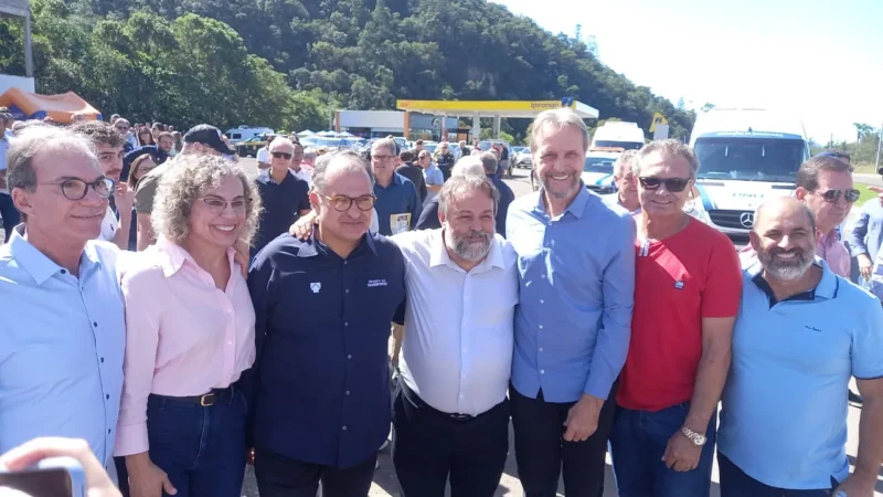 Esquerda aposta em cabeça do PSB para reduzir polarização com o PL