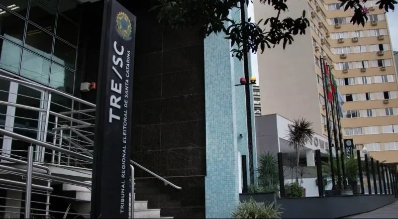 Justiça Eleitoral de SC empossa novos servidores e reforça quadro para ano eleitoral