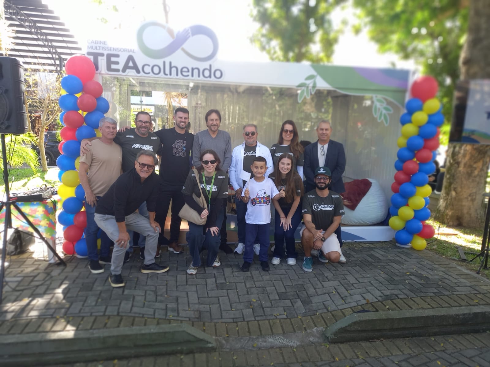 Araranguá inaugura Cabine Multissensorial TEA e transforma acolhimento em realidade na Praça Hercílio Luz