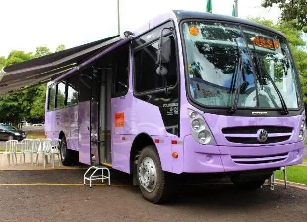 ÔNIBUS LILÁS LEVA ATENDIMENTO E ACOLHIMENTO ÀS MULHERES EM SOMBRIO