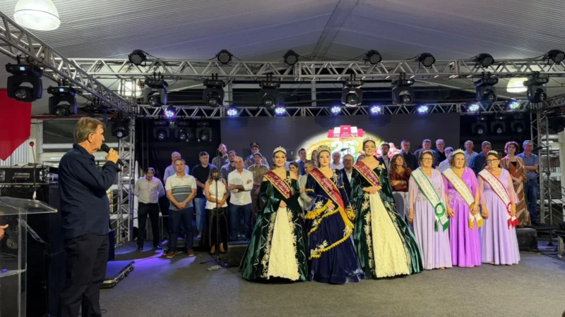 26ª FESTA DO COLONO COMEÇA COM MULTIDÃO E CELEBRAÇÃO À FORÇA DO AGRICULTOR EM TURVO
