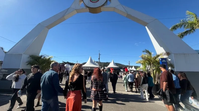 Mais de 150 mil pessoas marcam presença na 26ª Festa do Colono e Arrancada Catarinense de Tratores em Turvo