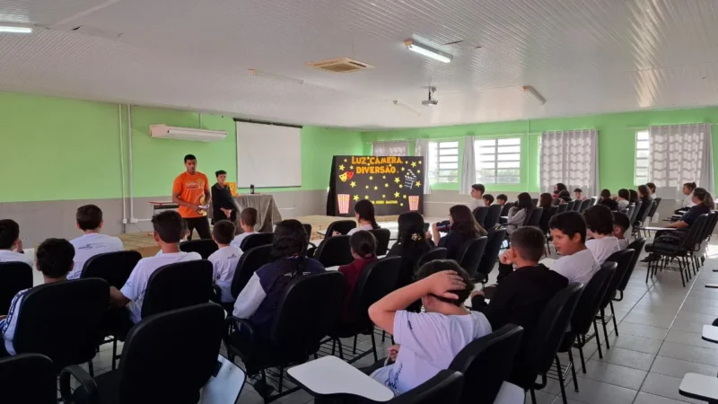 CREAS promove palestra sobre prevenção ao abuso infantil na E.B.M. João Matias durante o Maio Laranja