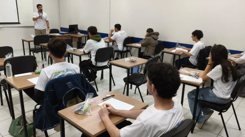 Olimpíada de Redação reúne 56 finalistas em etapa decisiva realizada em Araranguá