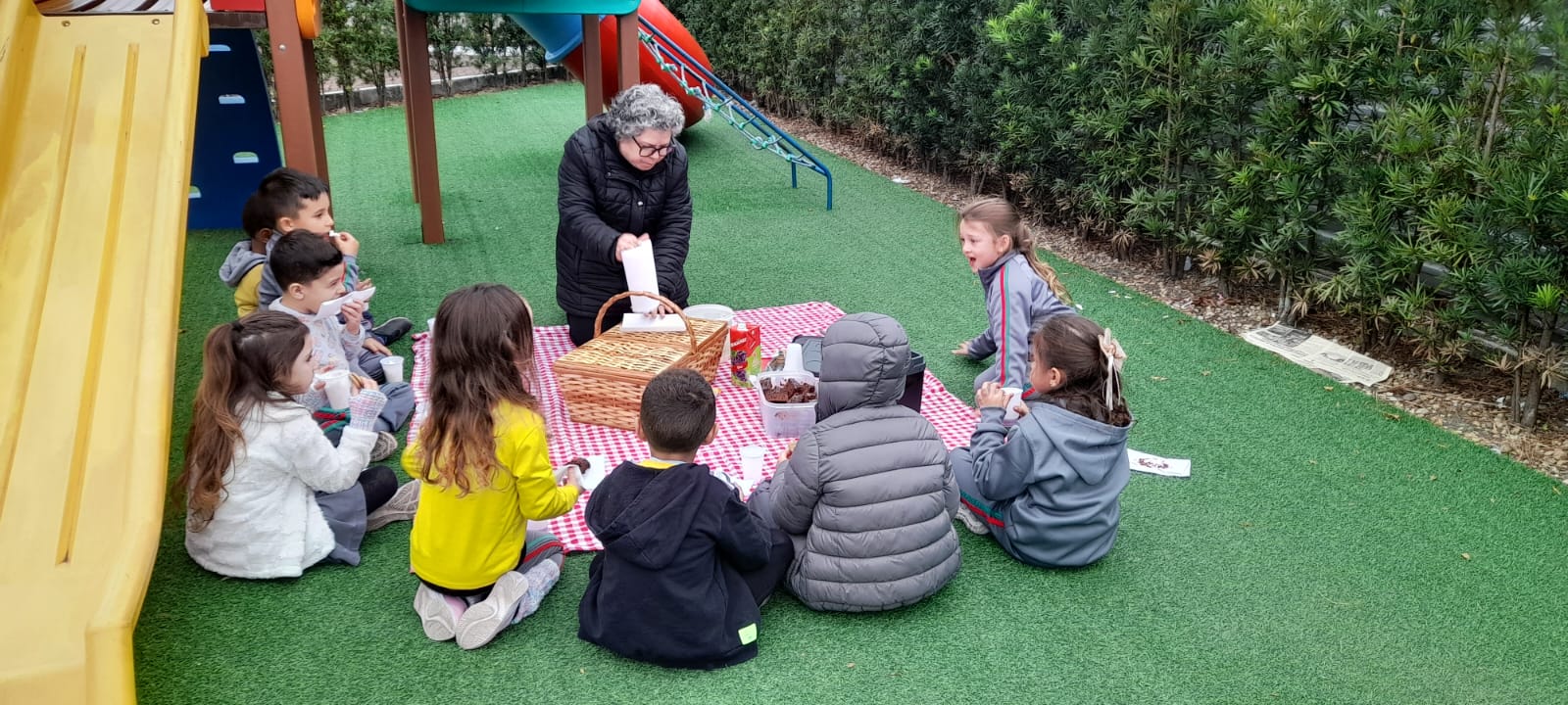 Projeto escolar leva alunos a experiência sobre arte, luz e cores em Sombrio
