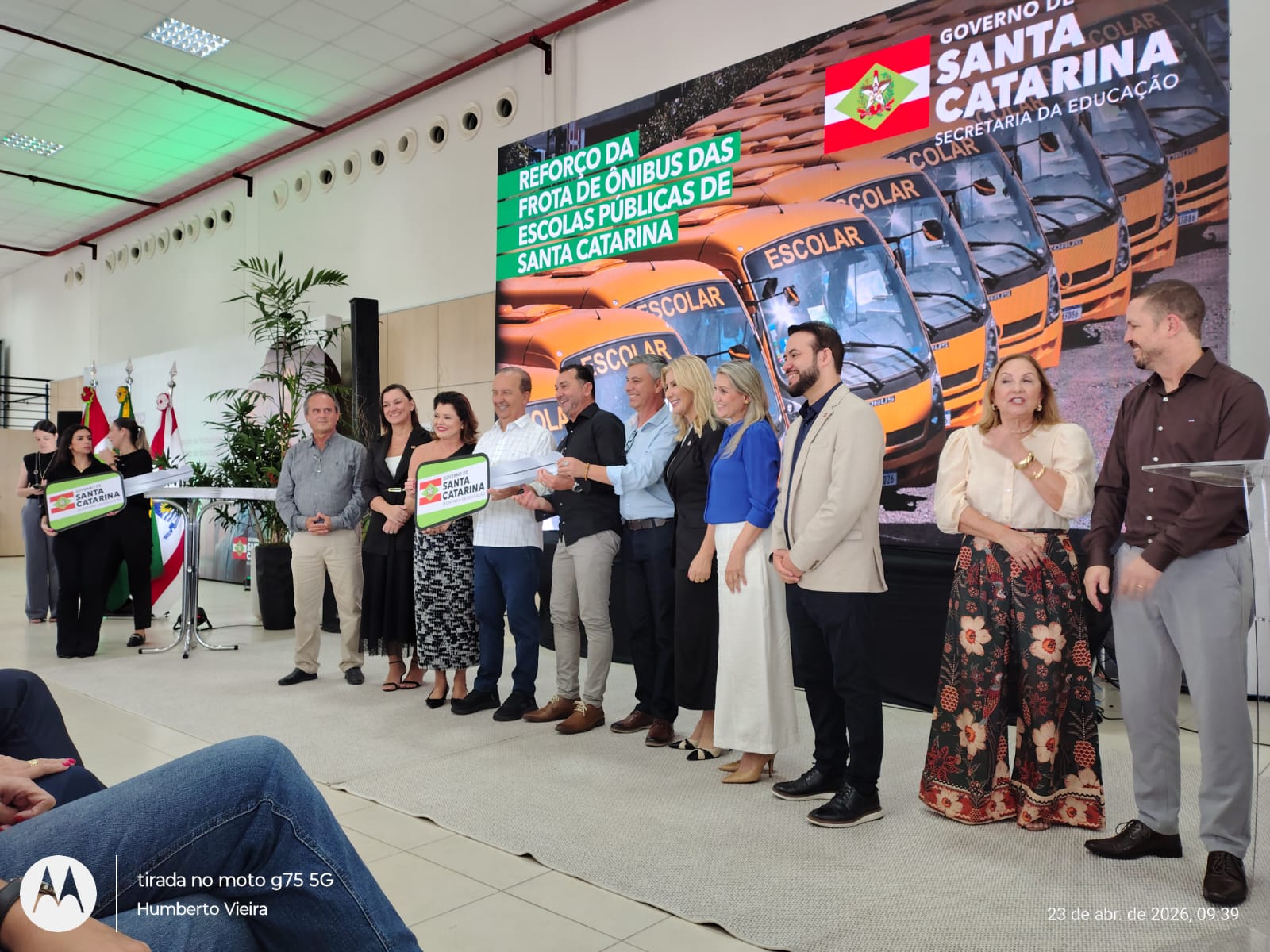 Educação de Balneário Gaivota recebe ônibus do Governo do Estado