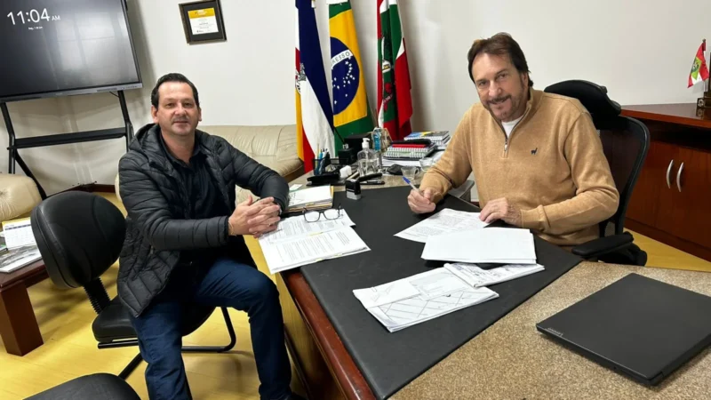 REURB entrega 1.260 matrículas e garante segurança jurídica a famílias de Araranguá