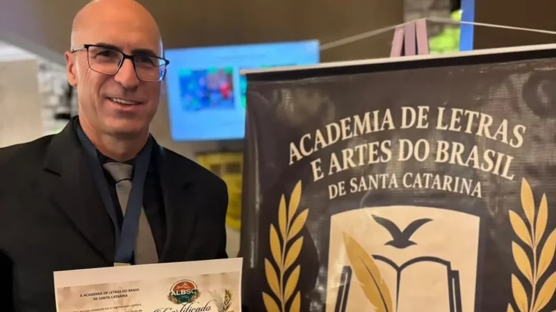 Escritor de Praia Grande conquista cadeira na Academia de Letras e reforça legado literário da região