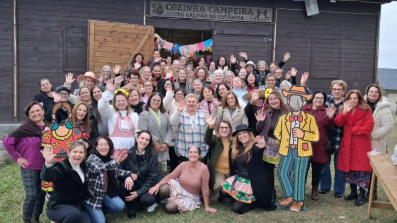 FESTA JUNINA DO GRUPO DONA DE MIM FORTALECE VÍNCULOS E PROMOVE SAÚDE MENTAL EM ARARANGUÁ