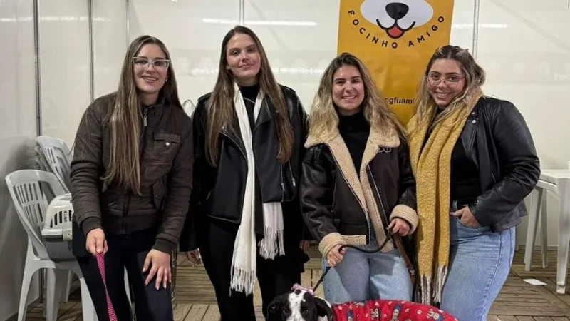 EVENTO AMBIENTAL EM ARARANGUÁ GARANTE NOVO LAR PARA 11 FILHOTES EM AÇÃO DE ADOÇÃO RESPONSÁVEL
