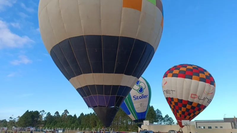 Balões tomam conta do céu e anunciam maior festival de Balneário Gaivota