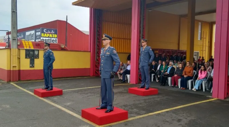 Mudança no comando marca nova fase do 17º Batalhão de Bombeiros Militar em Araranguá