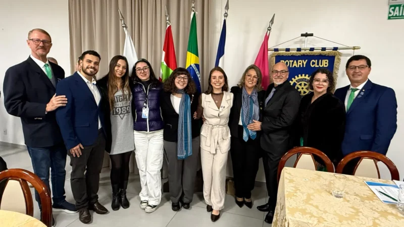 Rotary Club de Araranguá empossa Mônica Casagrande como presidente para o Ano Rotário 2026-2027